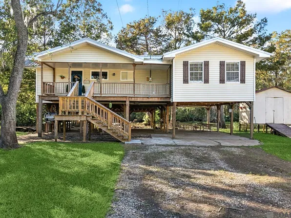 14221 Gibson Rd, Maurepas, LA 70449