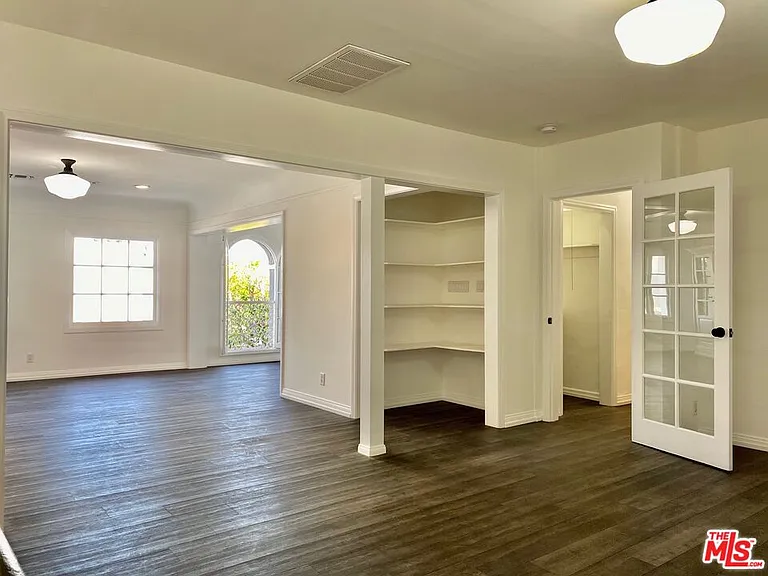 619 S La Brea Ave #2 — Photo 18