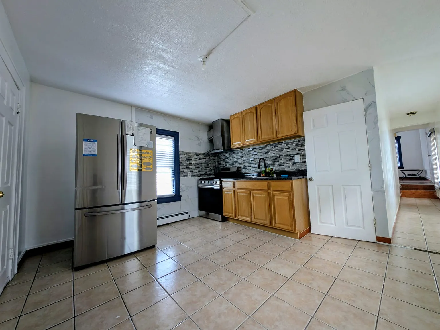 3 bed, 1840 sqft, $2,200 — Photo 3