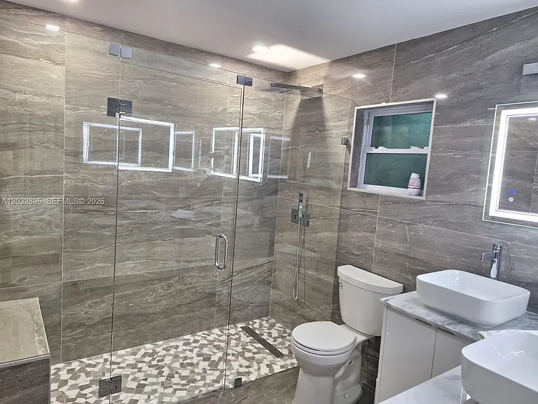 4440 SW 14th Pl — Photo 15