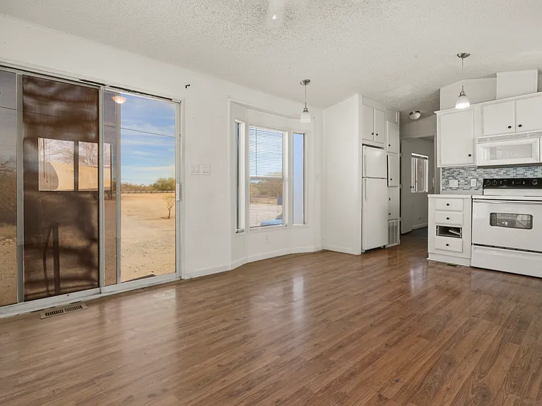 9612 S Nogales Hwy #3 — Photo 4