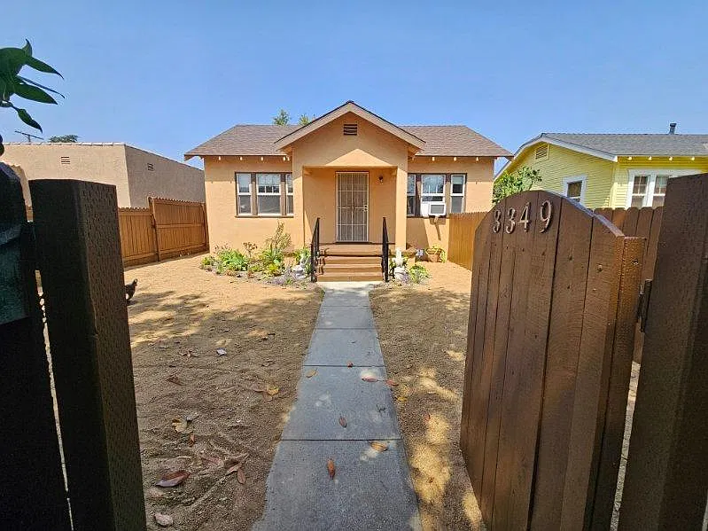 3349 Hollydale Drive — Photo 2