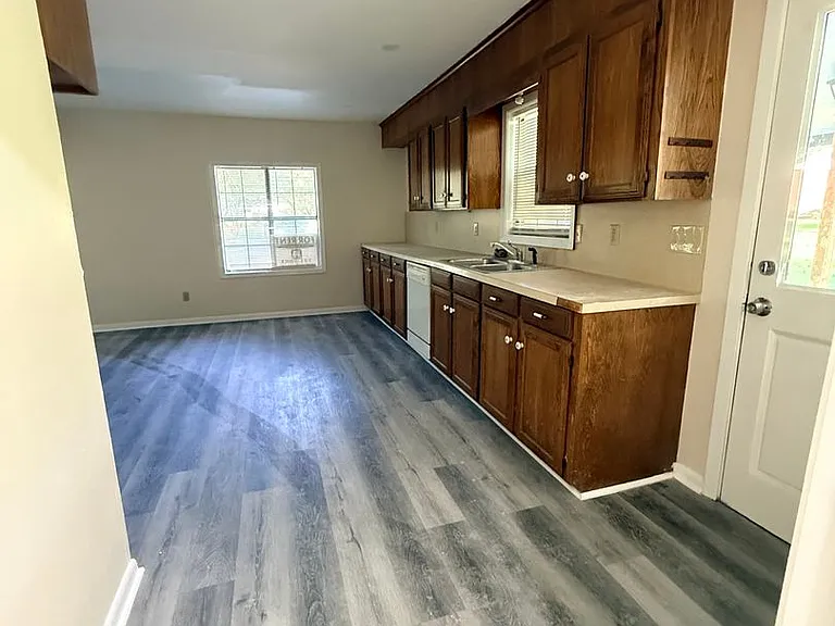 117 Louise Ln — Photo 9