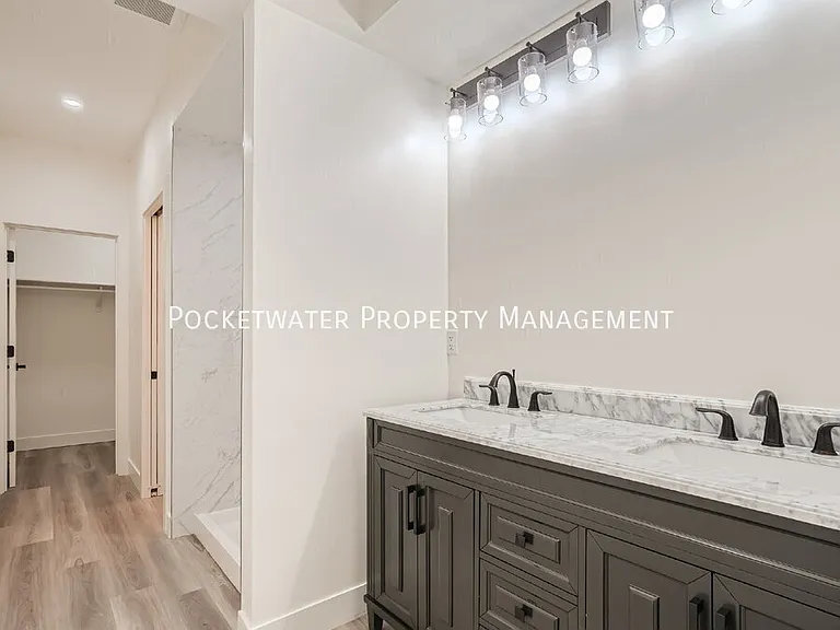 3595 Darley Ave — Photo 30