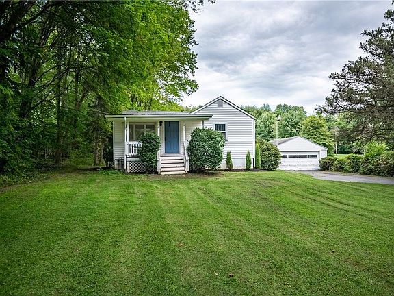 3rd image of 979 Buckeye Dr S
