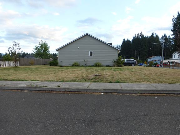 2nd image of 211 S Hubbard Ave