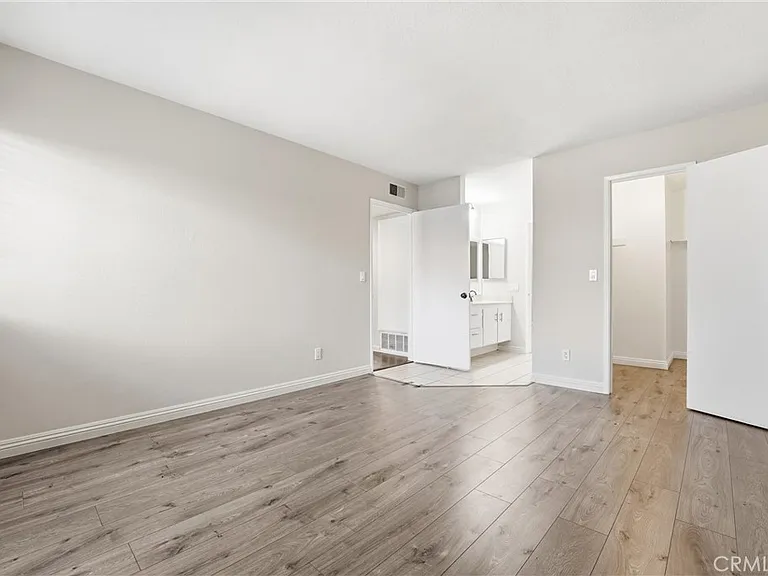 1001 W Macarthur Blvd #130 — Photo 10