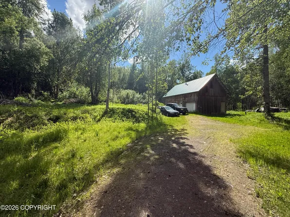 8054 S Bending Birch Cir, Palmer, AK 99645