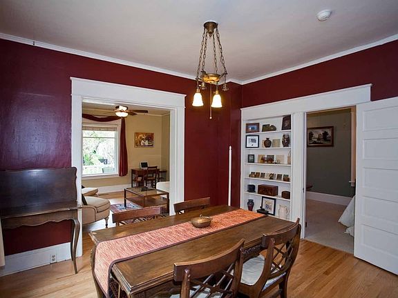 Dynamic dining room