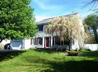 10 Hydor Dr, Castleton, NY 12033