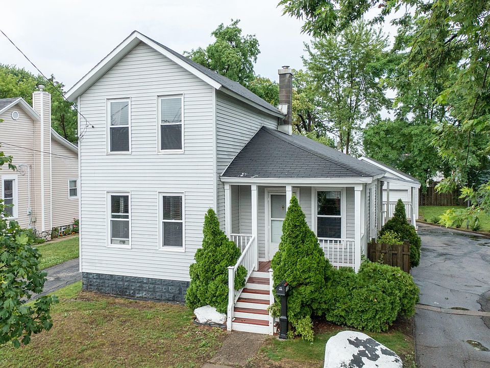 1st image of 1024 Broadway Ave NW