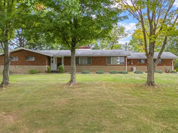 23 N Hills Dr, Parkersburg, WV 26104