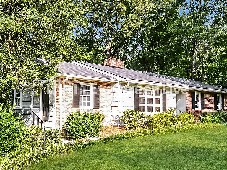 2832 Loch Dr — Photo 15
