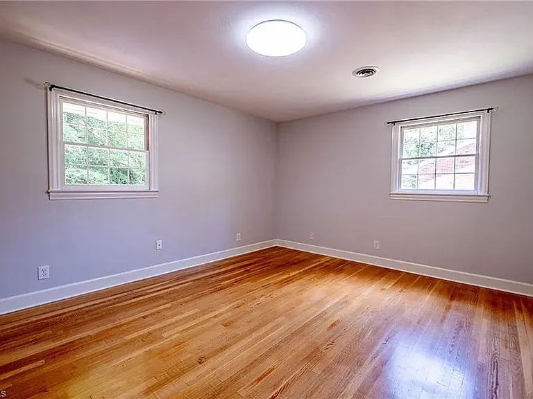 3230 Kinnamon Rd — Photo 38