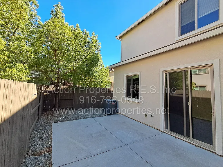 2136 Malibu Pl — Photo 35
