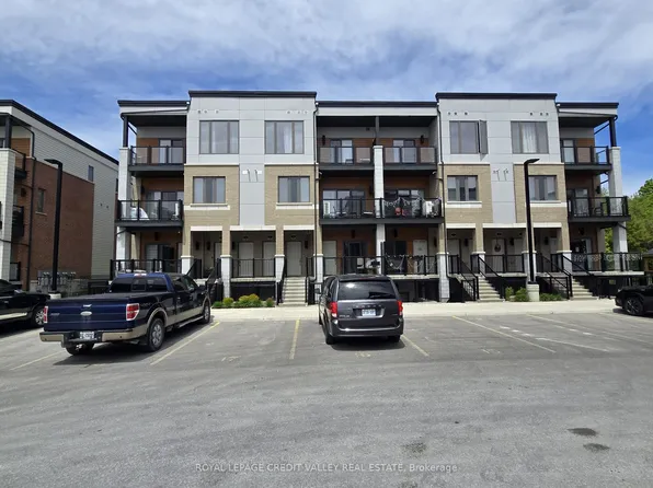 25 Isherwood Ave E #13, Cambridge, ON N1R 0E2