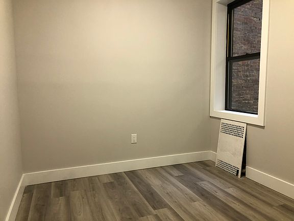 3rd image of 166 Harrison Ave #4E