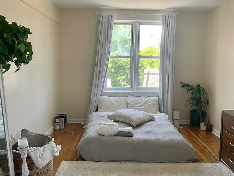 4011 Kings Hwy #4R — Photo 6