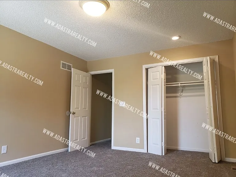 120 S Julia St — Photo 14