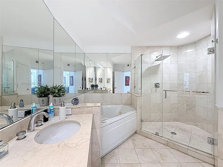 808 Brickell Key Dr #2002 — Photo 14