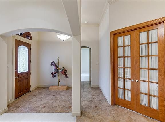 2nd image of 8313 Valley Oaks Dr