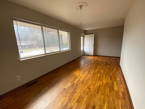 5th image of 122 Elliott Dr APT A