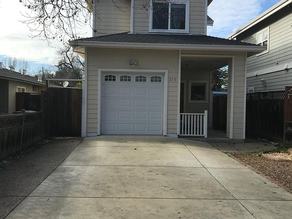 1st image of 216 Fair Oaks St
