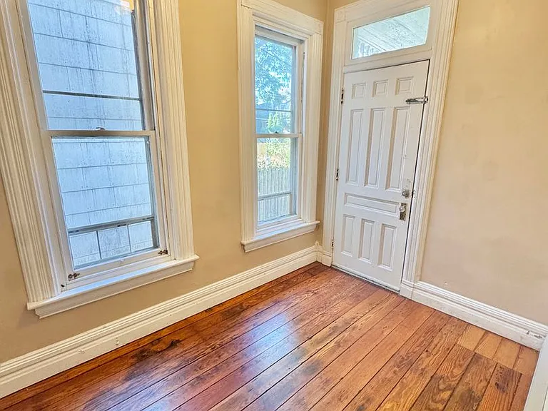 342 N 8th St — Photo 14
