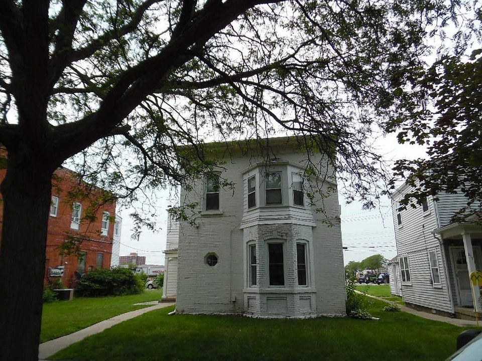 1st image of 213 Elm St #3