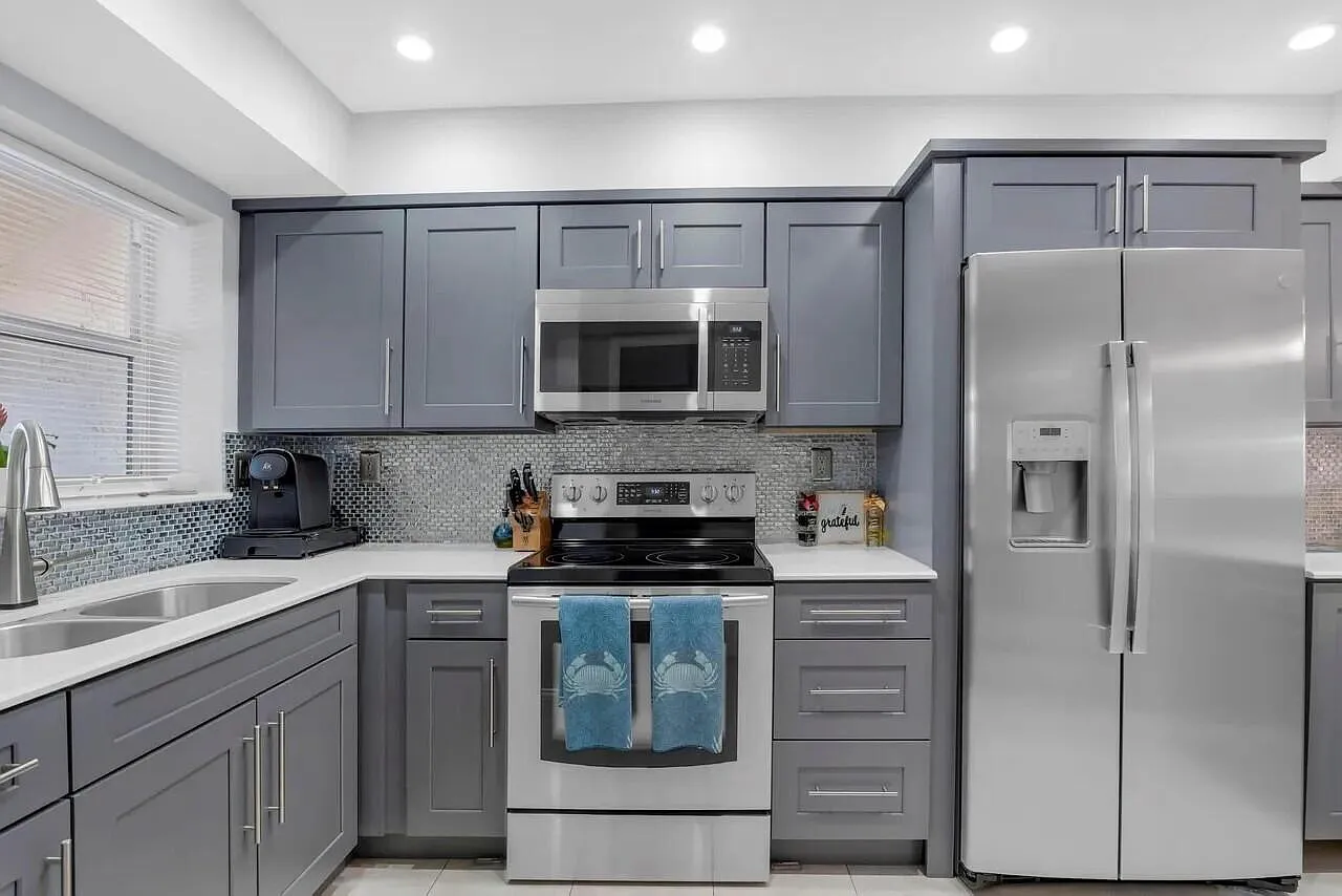 2 bed, 2.5 bath, 1222 sqft, $3,700 — Photo 2