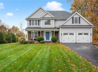 11 Geddes Farm Ln, Cumberland, RI 02864