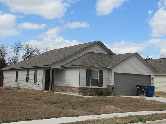 3rd image of 513 Sand Trail St