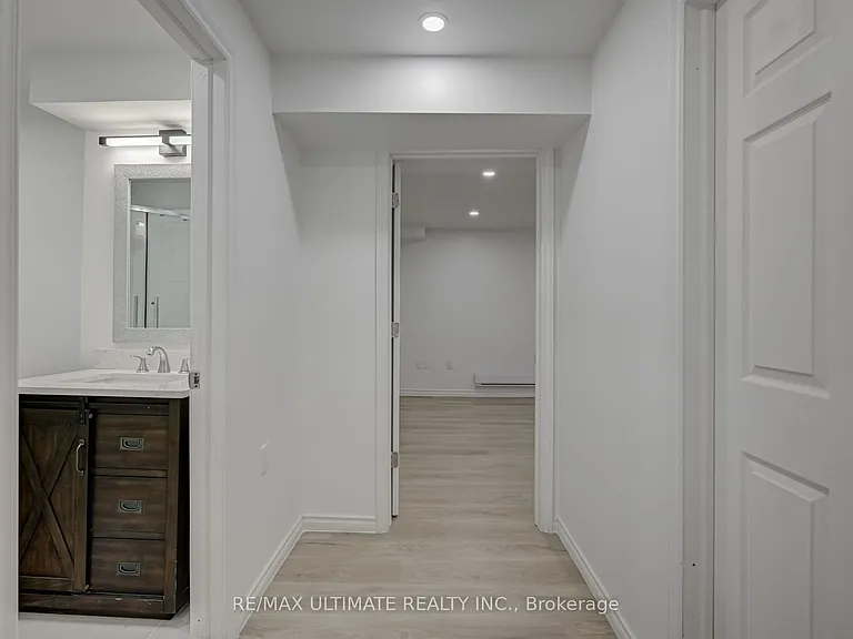 5 Bayswater Ave — Photo 32