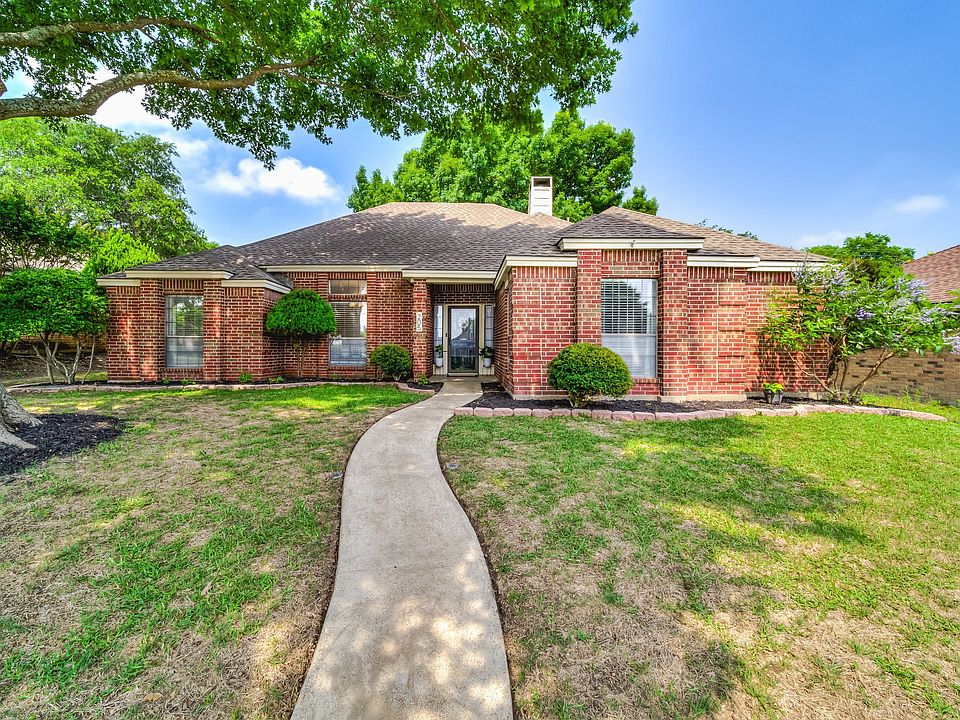 1st image of 205 Elder Oak Dr