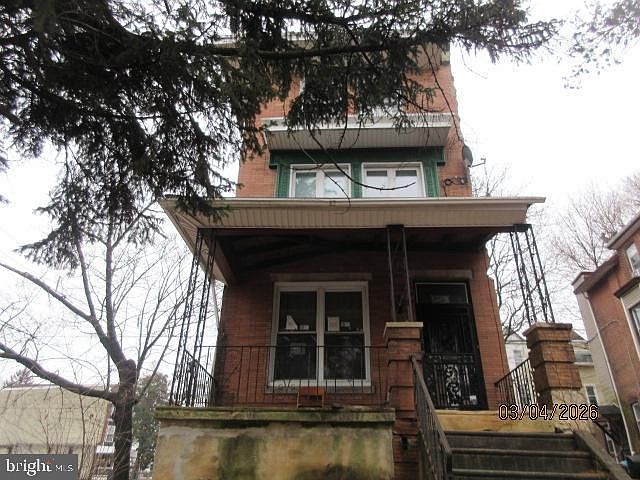 1st image of 424 W Bringhurst St