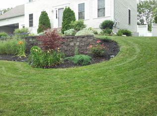 5 Mount View Dr, Clinton, MA 01510