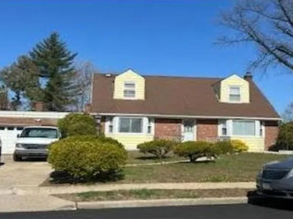 1573 Miriam Ct, Elmont, NY 11003