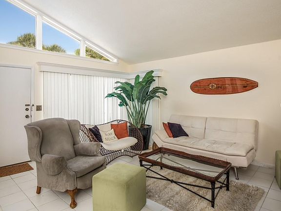 2nd image of 1585 Tarpon Center Dr APT 27