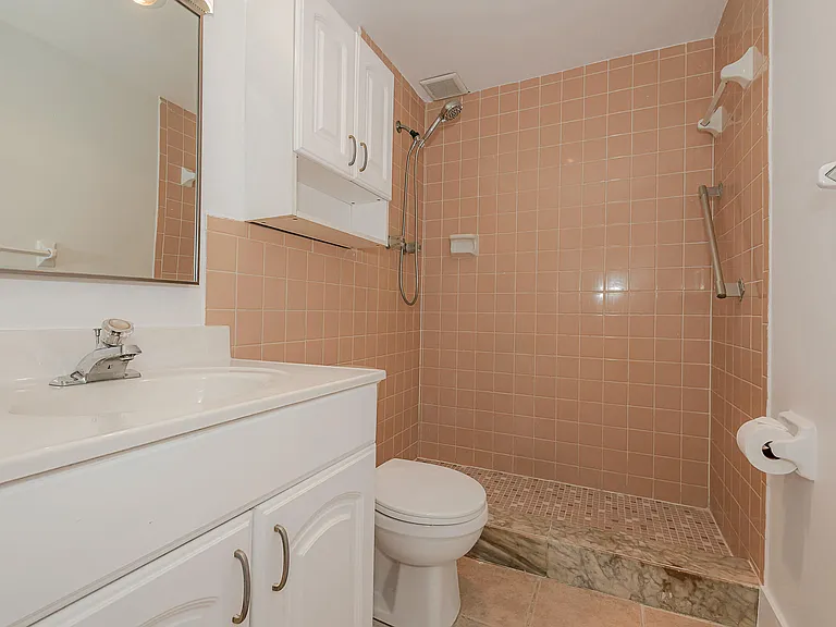 1333 E Hallandale Beach Blvd #101 — Photo 25