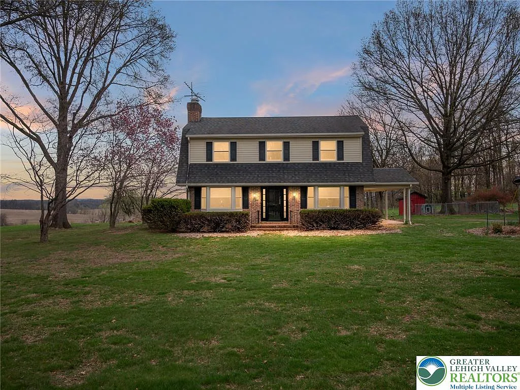 5 bed, 2.0 bath, 1943 sqft, $2,850 — Photo 4