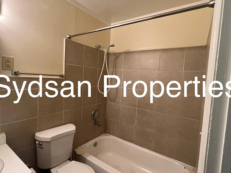 4113 Middlehurst Ln — Photo 11