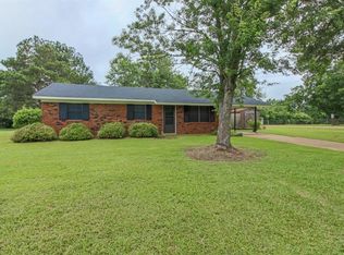 107 Center Rd, Columbus, MS 39702