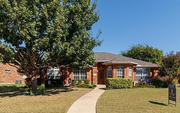 2nd image of 441 Parkshire Dr