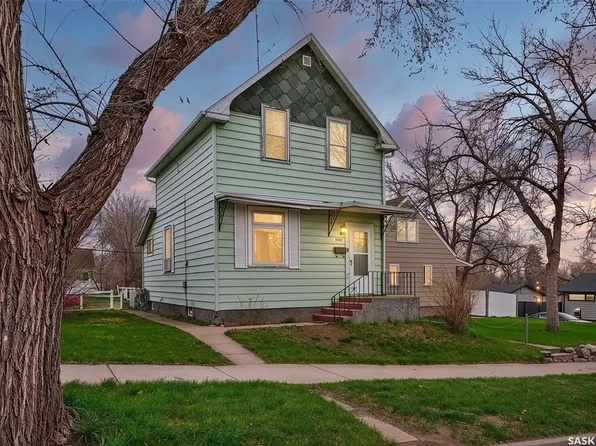 1109 2nd AVENUE NE, Moose Jaw, SK S6H 1C7