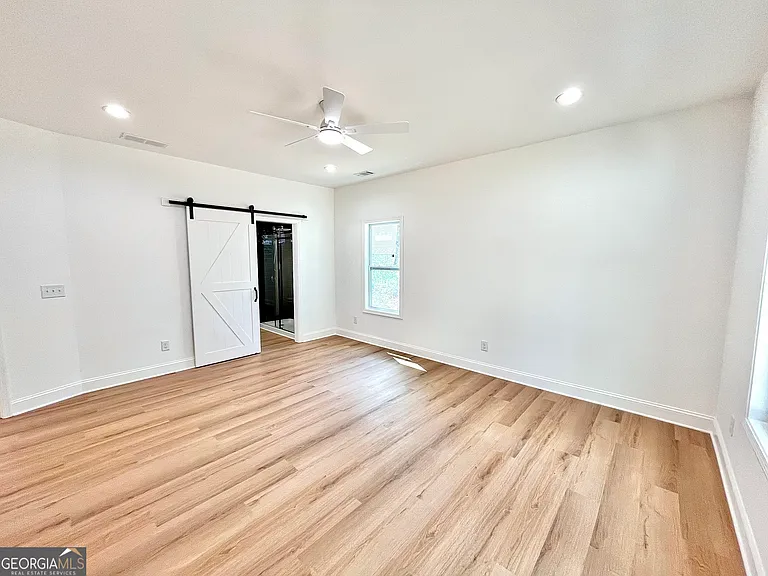 204 Custer Cir — Photo 9