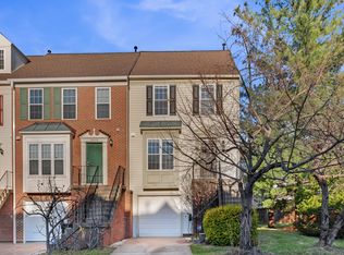 20888 Sandstone Sq, Sterling, VA 20165