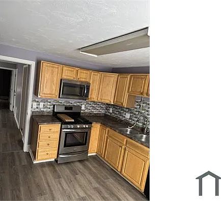 38 Central St — Photo 6