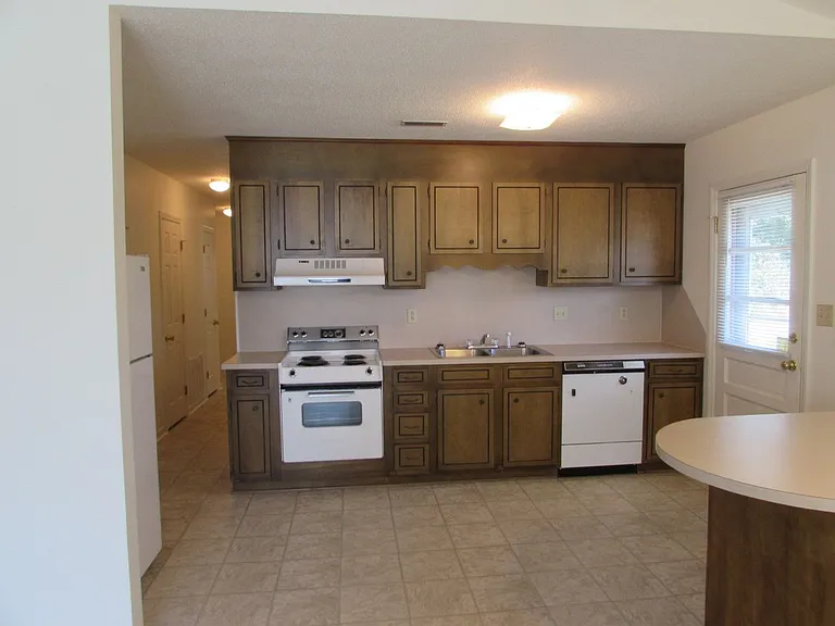6016 Pleasant Grove Rd — Photo 7