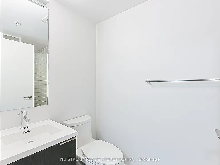 203 College St #905 — Photo 28