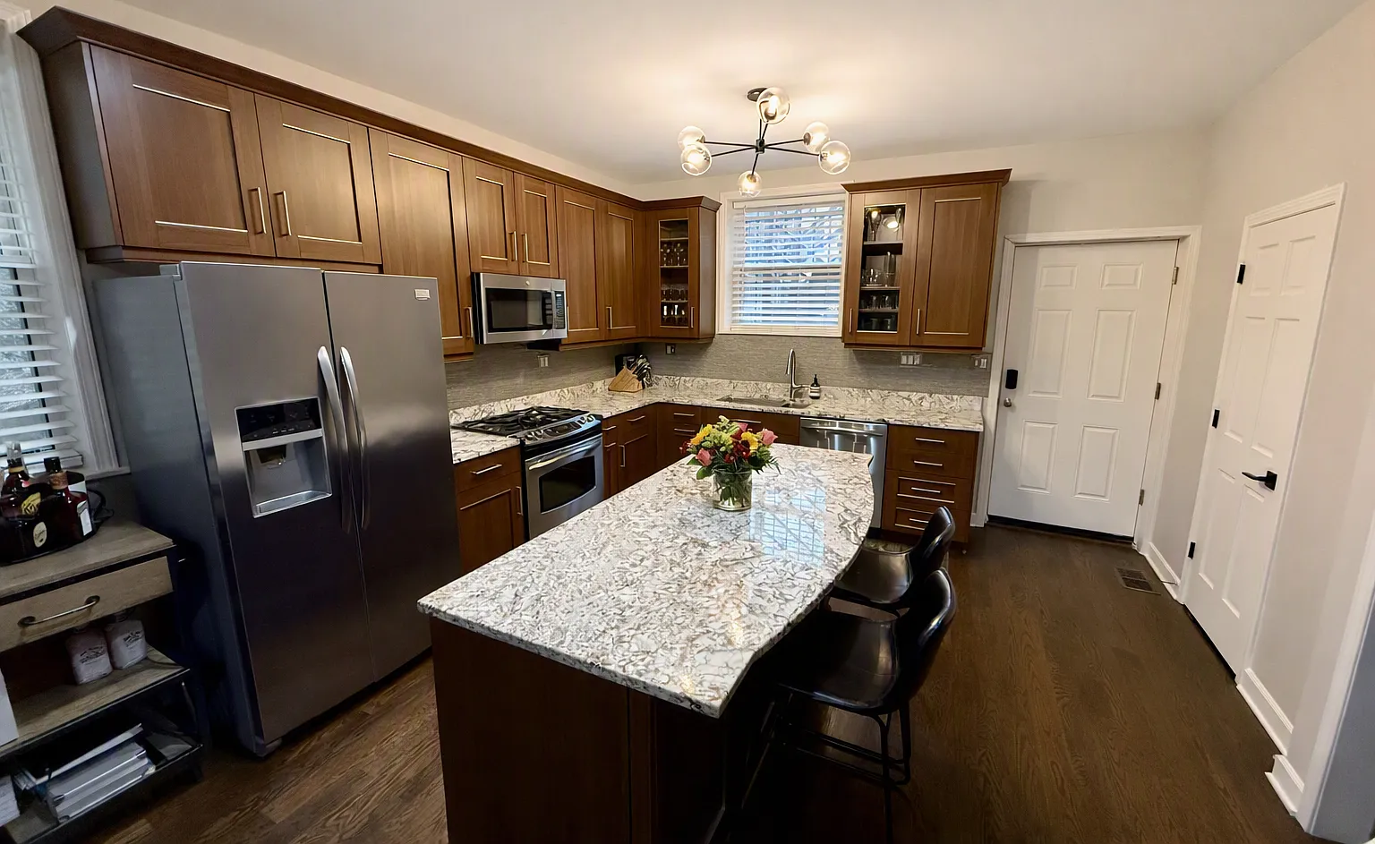 2 bed, 1.5 bath, 1200 sqft, $3,500 — Photo 4